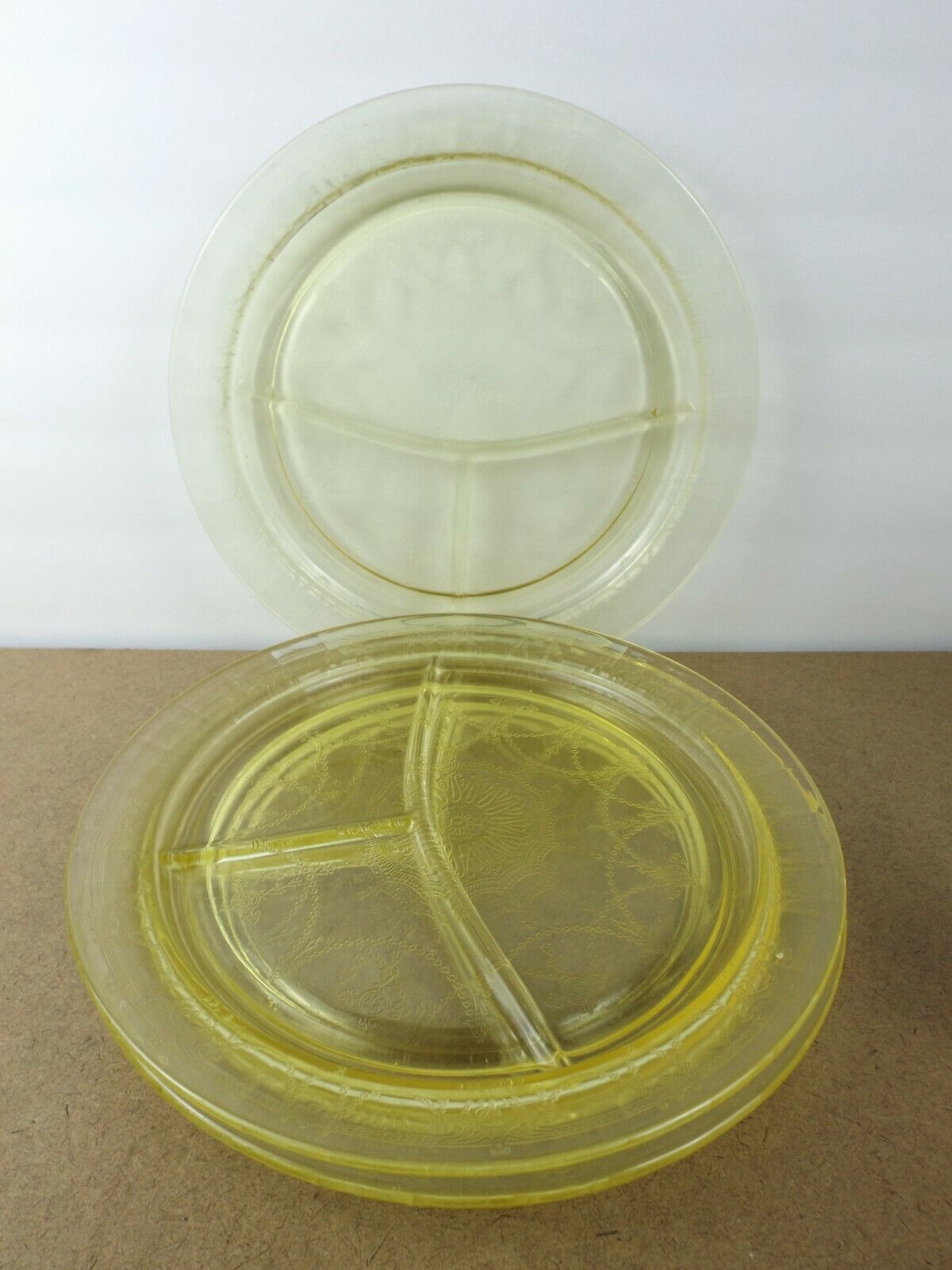 4 Anchor Hocking Yellow Cameo Ballerina Grill Plates Depression Glass  (it#a5)